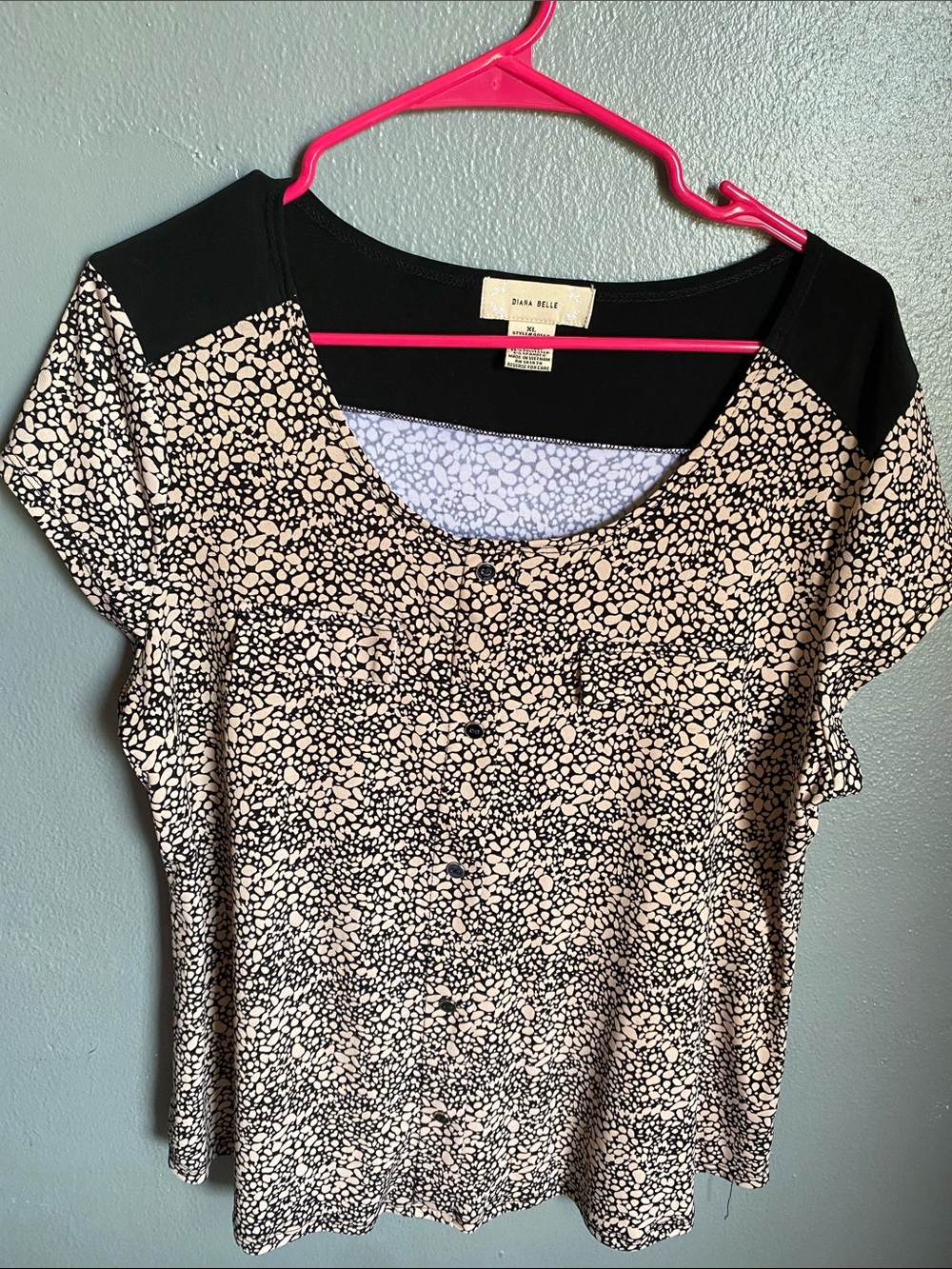 Dana Buchman Black and Cream Pebble Print Scoop Neck Top